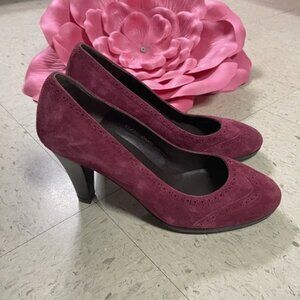 BODEN Womens Size 38 (US 7.5) Pink Burgundy Perforated‎ Suede Leather Pumps EUC